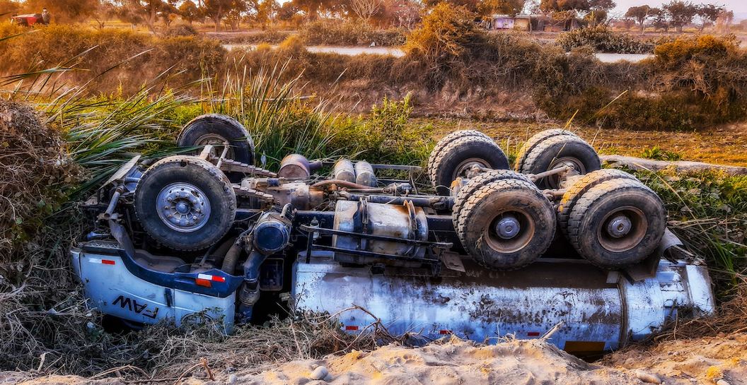 Important Questions to Ask a Truck Accident Lawyer before Hiring One
